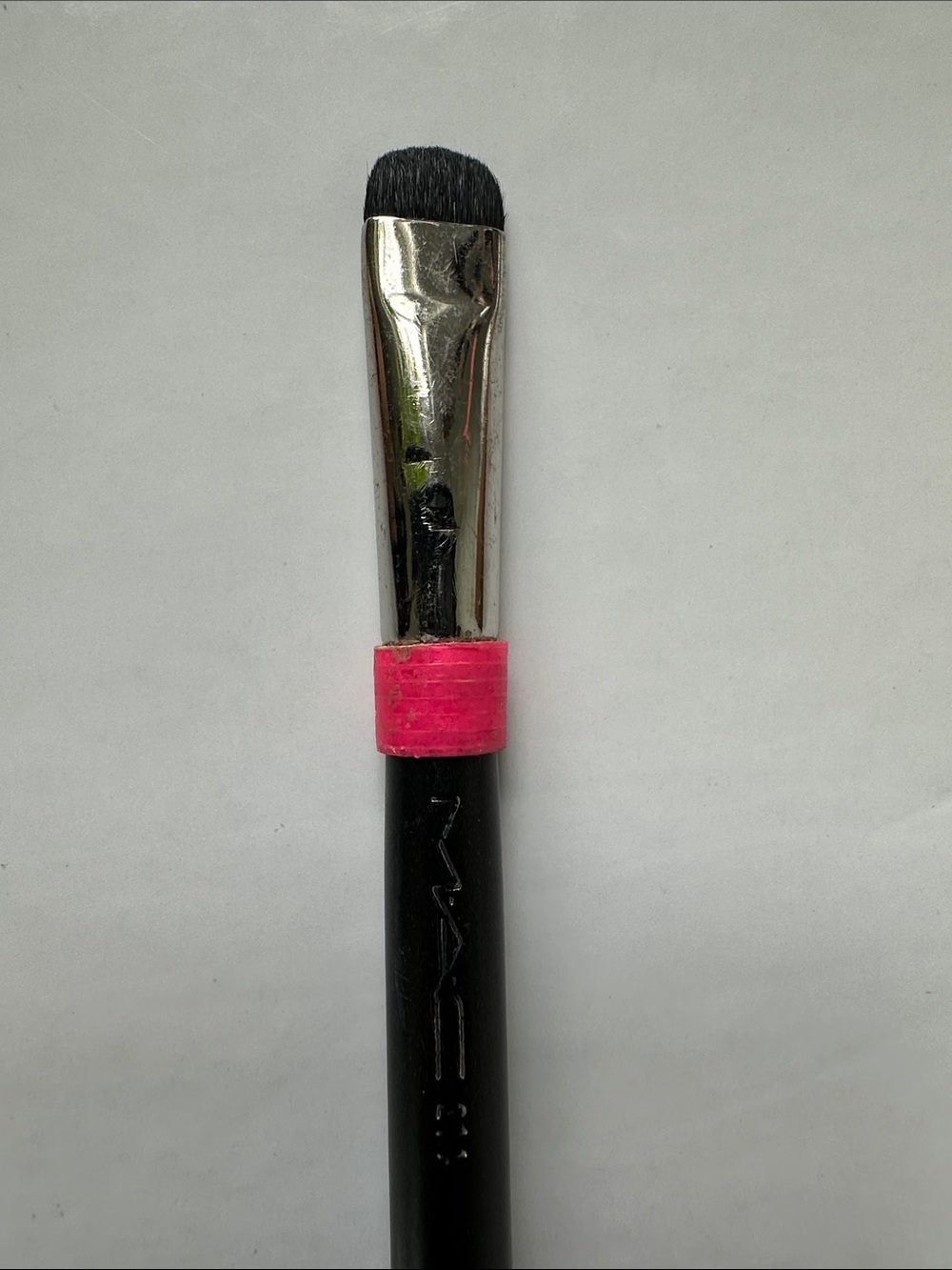 MAC Cosmetics Black Handle Angled Eye Brush with Pink Accent Collar
